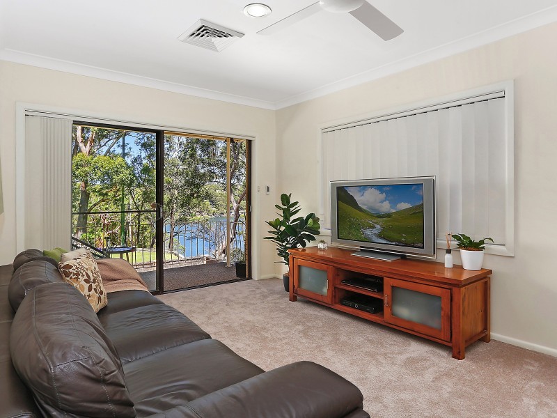 63 Allwood Crescent, Lugarno NSW 2210