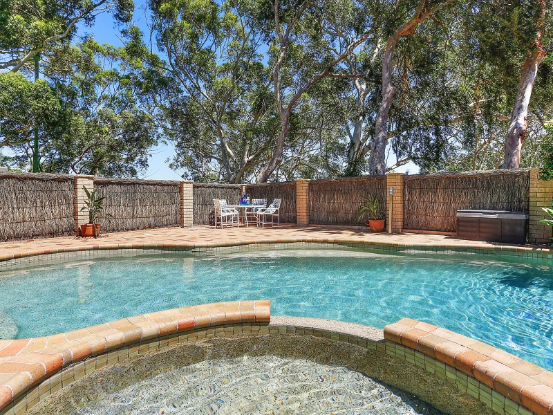 63 Allwood Crescent, Lugarno NSW 2210