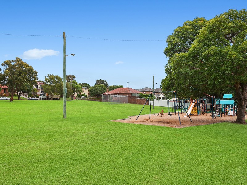 22 Lyle Avenue, Hurstville NSW 2220