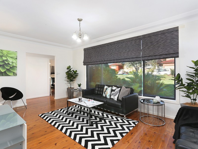 9 Waterside Parade, Peakhurst Heights NSW 2210