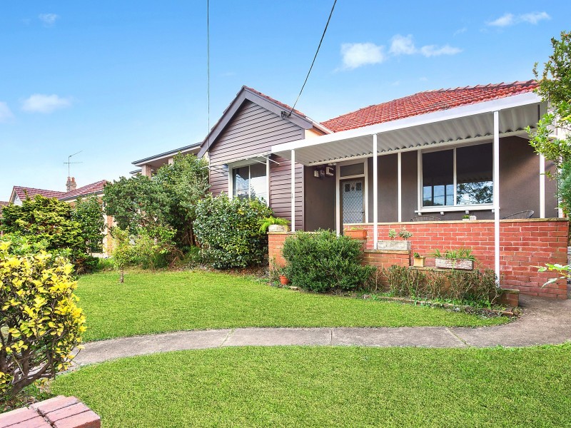 13 Tanner Avenue, Carlton NSW 2218