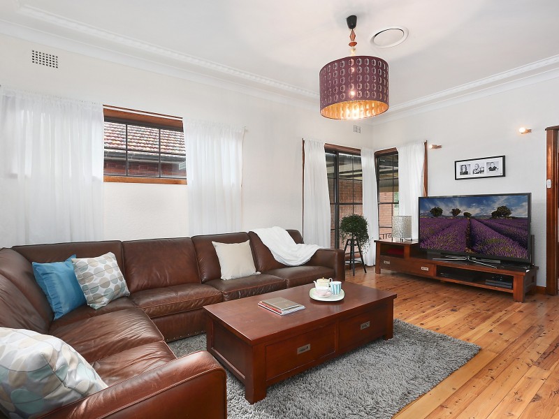 2 Vanessa Street, Beverly Hills NSW 2209