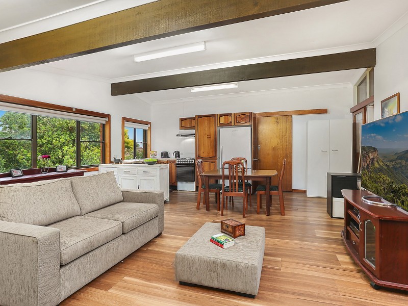 9 Grandview Crescent, Lugarno NSW 2210