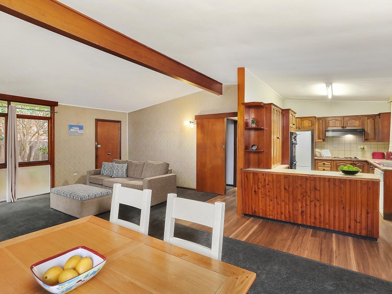 9 Grandview Crescent, Lugarno NSW 2210