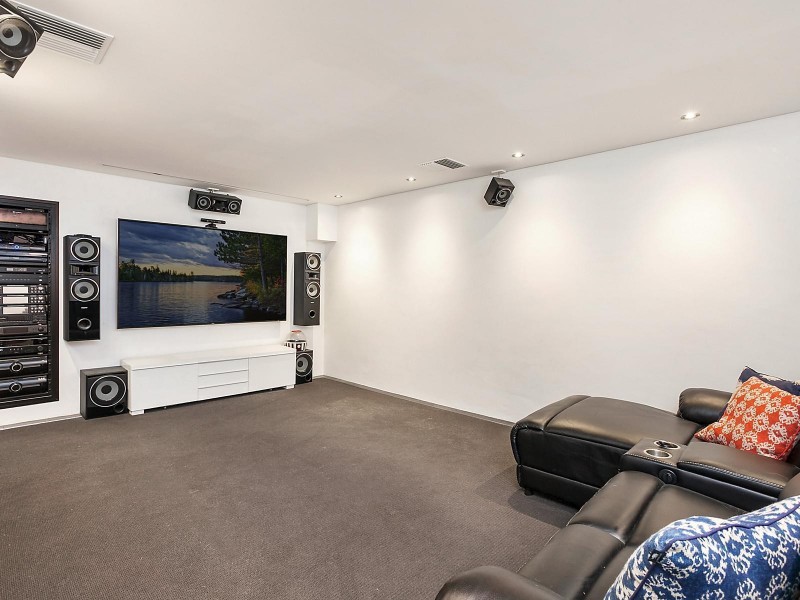 176 Lugarno Parade, Lugarno NSW 2210