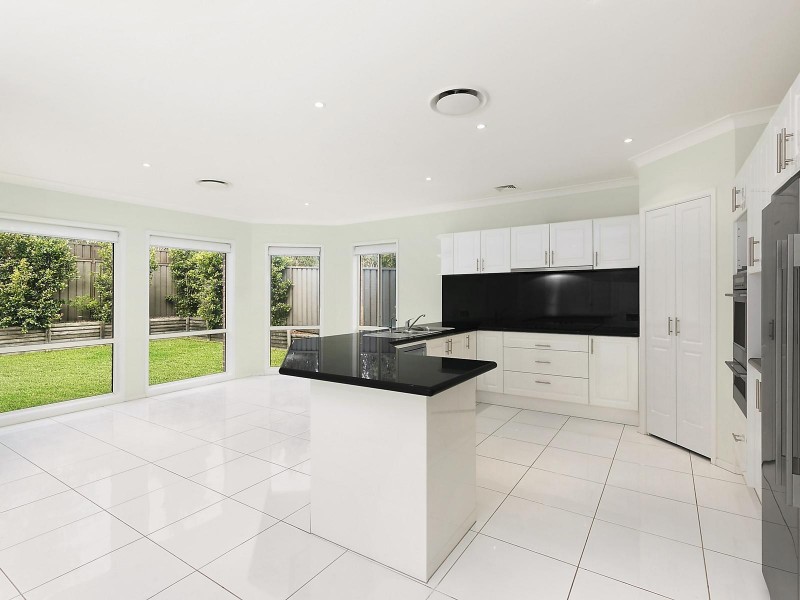 10 Ogilvy Street, Peakhurst NSW 2210