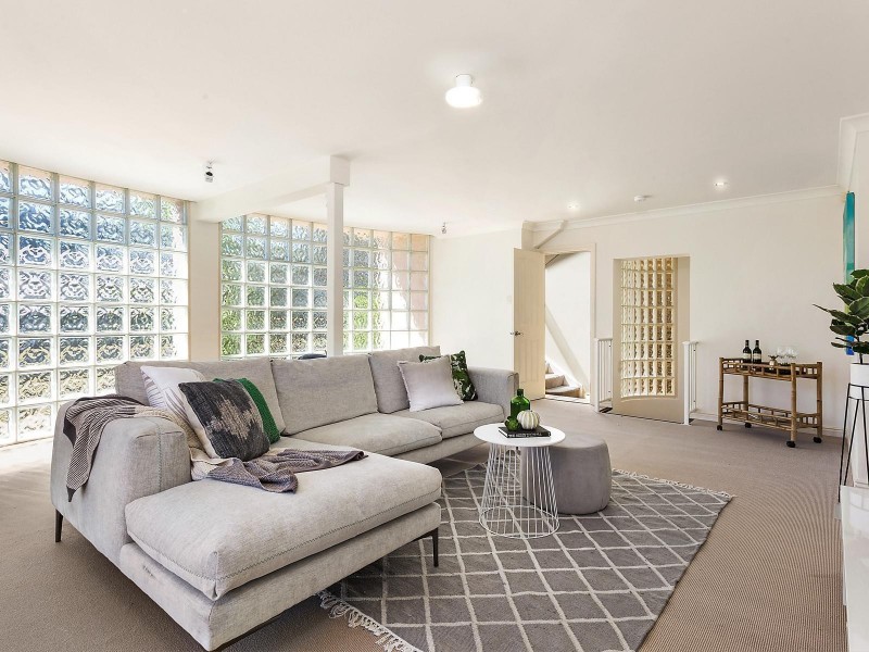 5 Leavesden Place, Sylvania NSW 2224