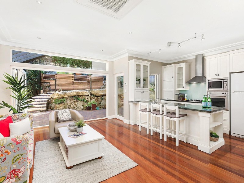 261 Connells Point Road, Connells Point NSW 2221