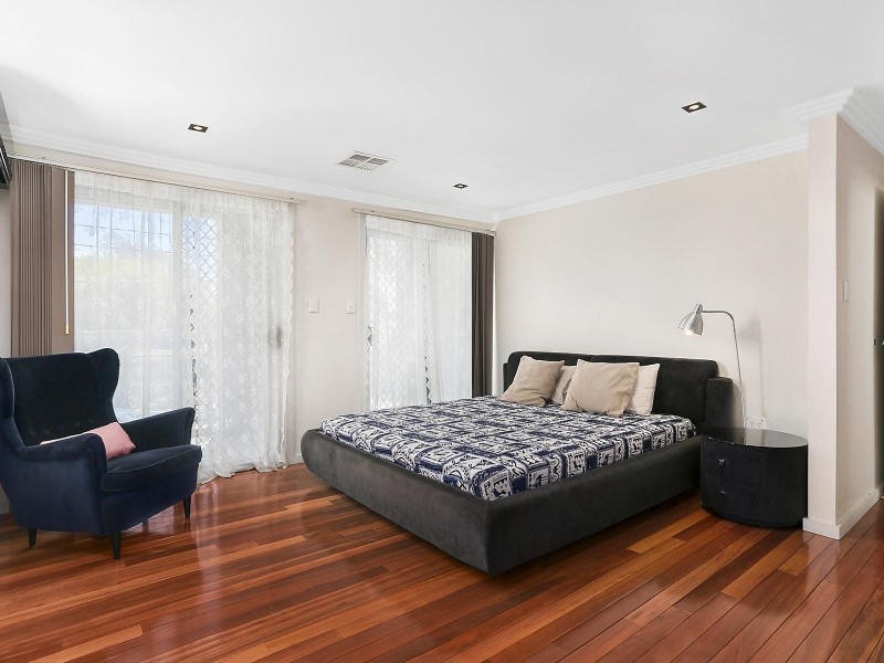 1E Barnards Avenue, Hurstville NSW 2220