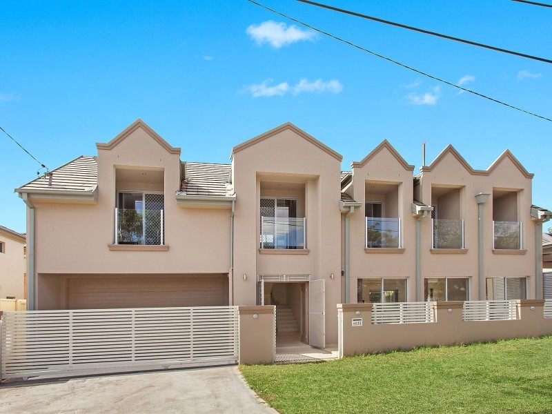 1E Barnards Avenue, Hurstville NSW 2220
