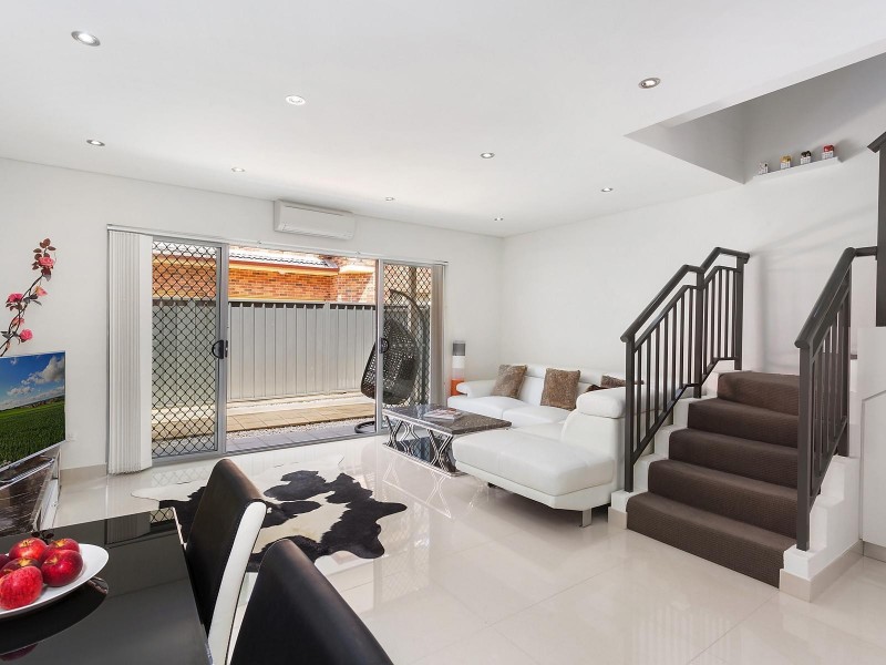 2/6 Graham Road, Narwee NSW 2209