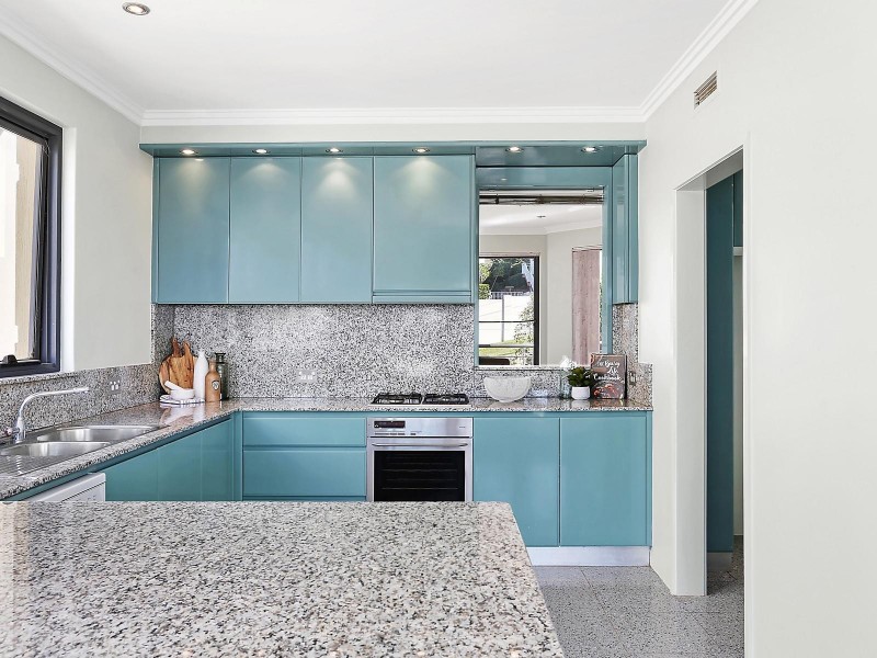 18 Woodlands Avenue, Blakehurst NSW 2221