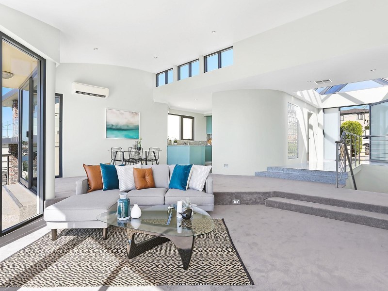 18 Woodlands Avenue, Blakehurst NSW 2221