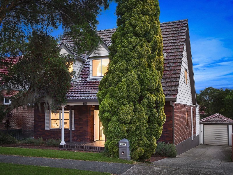 27 Mcraes Avenue, Penshurst NSW 2222