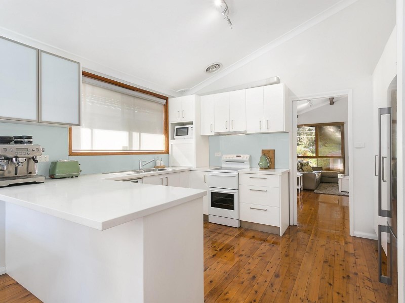 11 Leichhardt Crescent, Sylvania NSW 2224