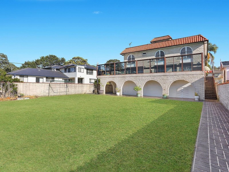 20 Beach Street, Blakehurst NSW 2221