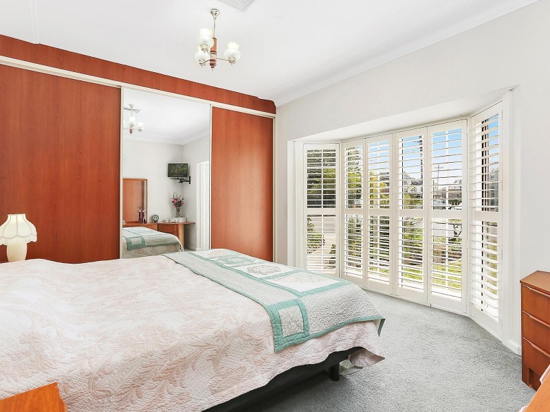 1 Tasker Avenue, Peakhurst NSW 2210