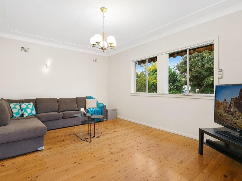 104 Ramsay Road, Picnic Point NSW 2213