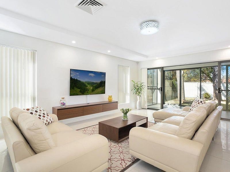 15 MacPherson Street, Hurstville NSW 2220