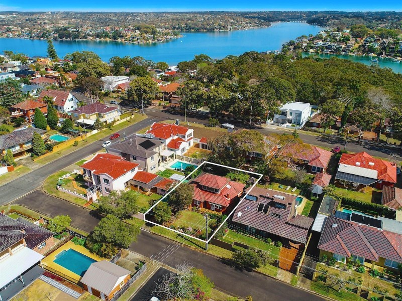 32 Read Street, Blakehurst NSW 2221