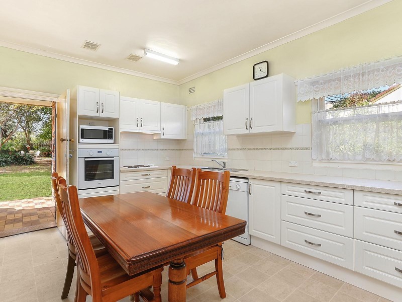 24 Belmore Road, Peakhurst NSW 2210