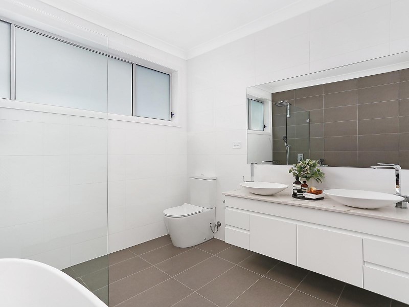 12 Wayne Avenue, Lugarno NSW 2210