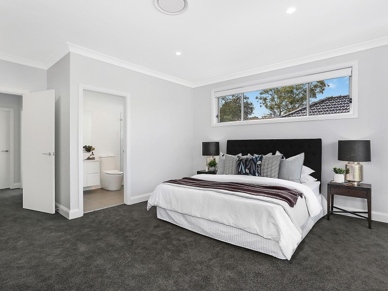 12 Wayne Avenue, Lugarno NSW 2210