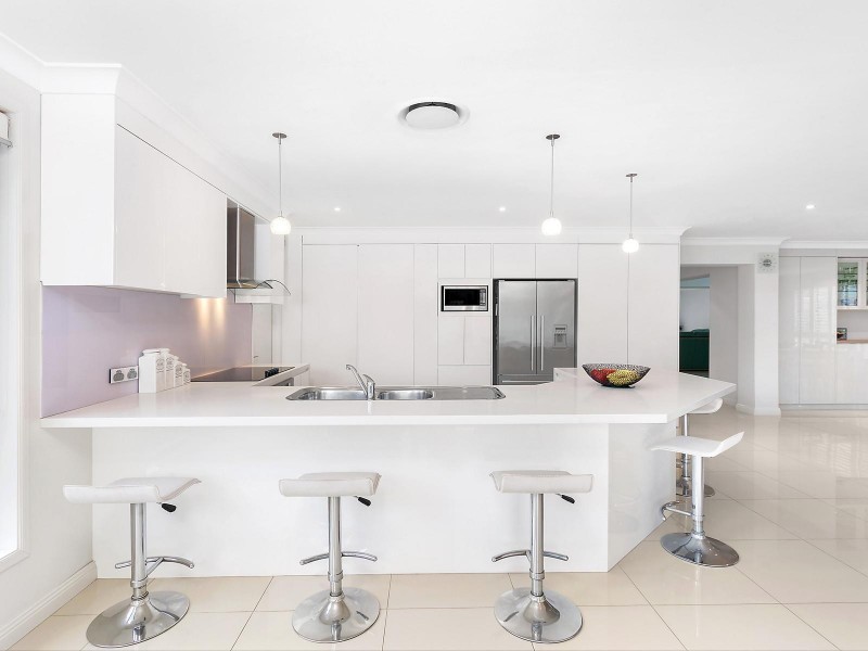 2 Allambee Crescent, Beverly Hills NSW 2209