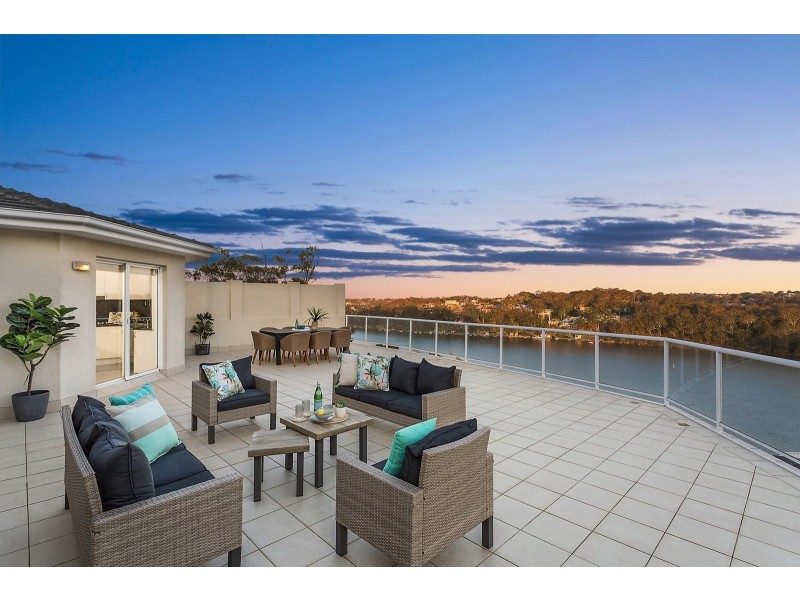 8/81 Woodlands Avenue, Lugarno NSW 2210