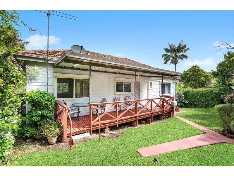 1 Iraga Avenue, Peakhurst NSW 2210