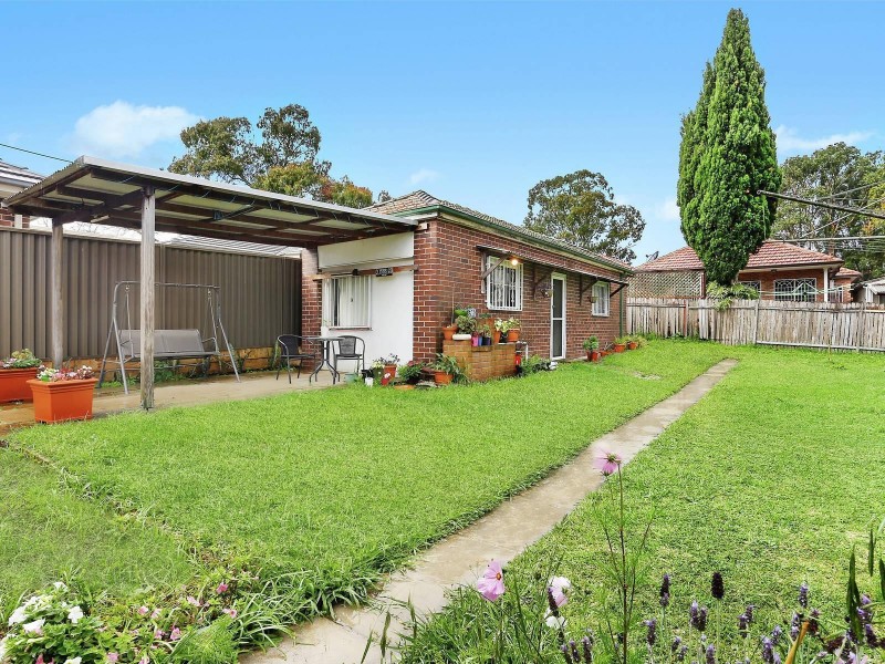 25 Allambee Crescent, Beverly Hills NSW 2209