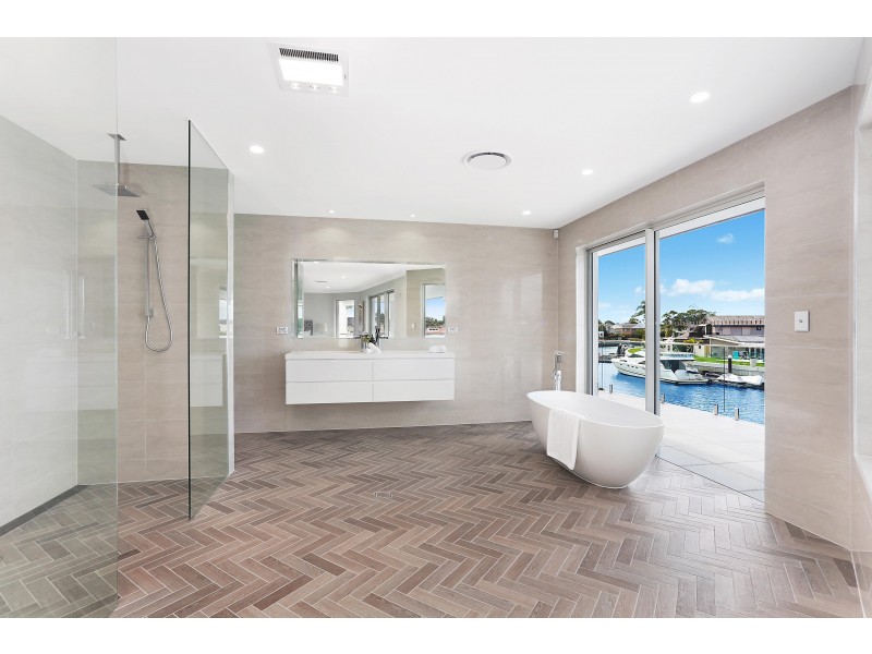 12 Castlereagh Crescent, Sylvania Waters NSW 2224