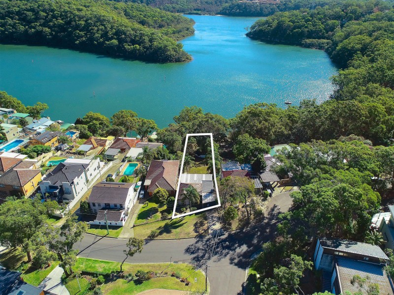 18 Moons Avenue, Lugarno NSW 2210