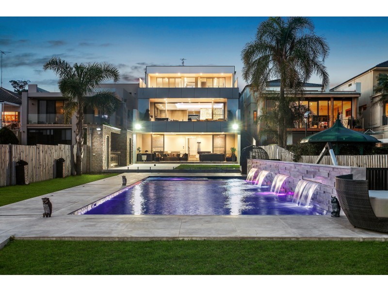 16 Townson Street, Blakehurst NSW 2221