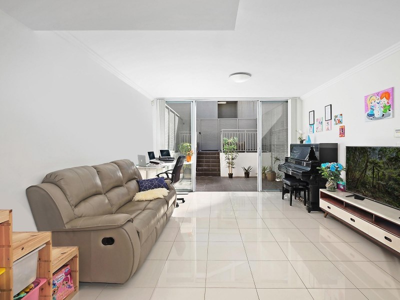 5/37 Forest Road, Hurstville NSW 2220