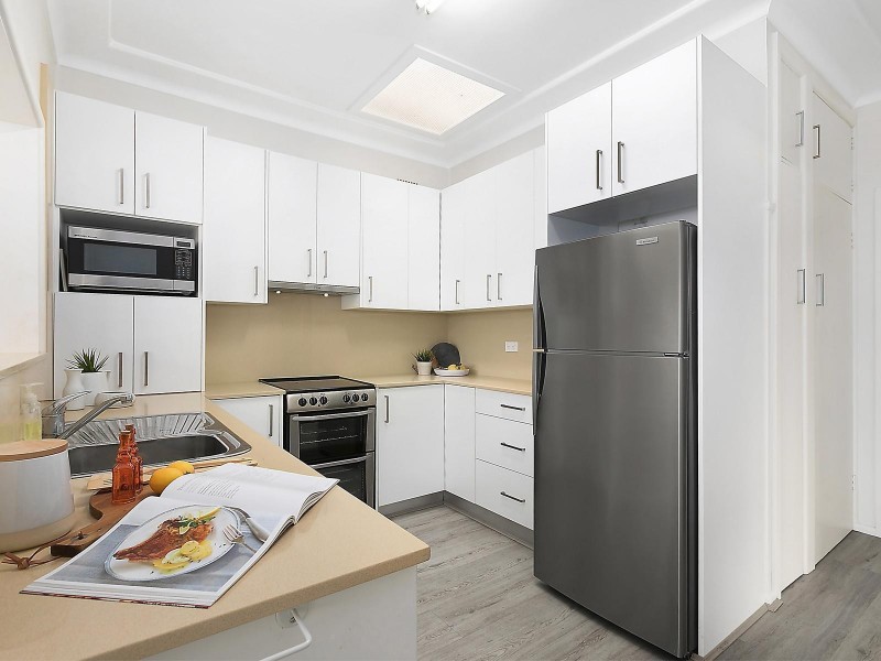 12 Booyong Avenue, Lugarno NSW 2210