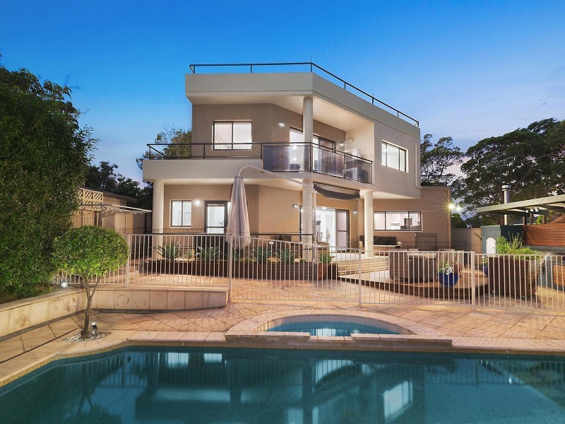 27 Lugarno Parade, Lugarno NSW 2210