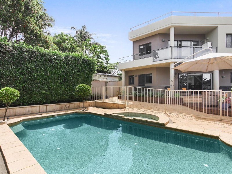 27 Lugarno Parade, Lugarno NSW 2210