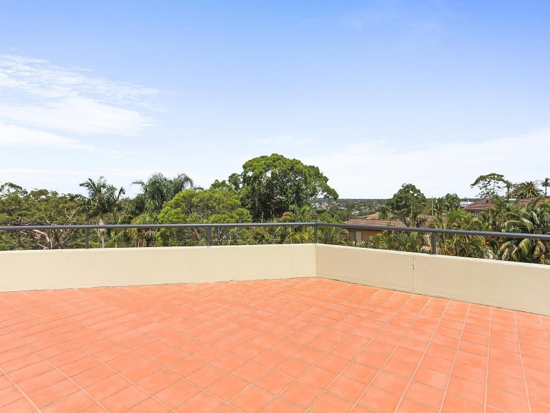 27 Lugarno Parade, Lugarno NSW 2210