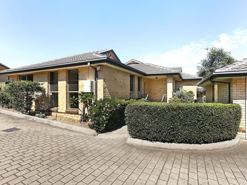 8/68 Bonds Road, Roselands NSW 2196