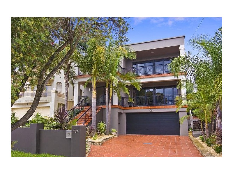 137 Laycock Road, Hurstville Grove NSW 2220