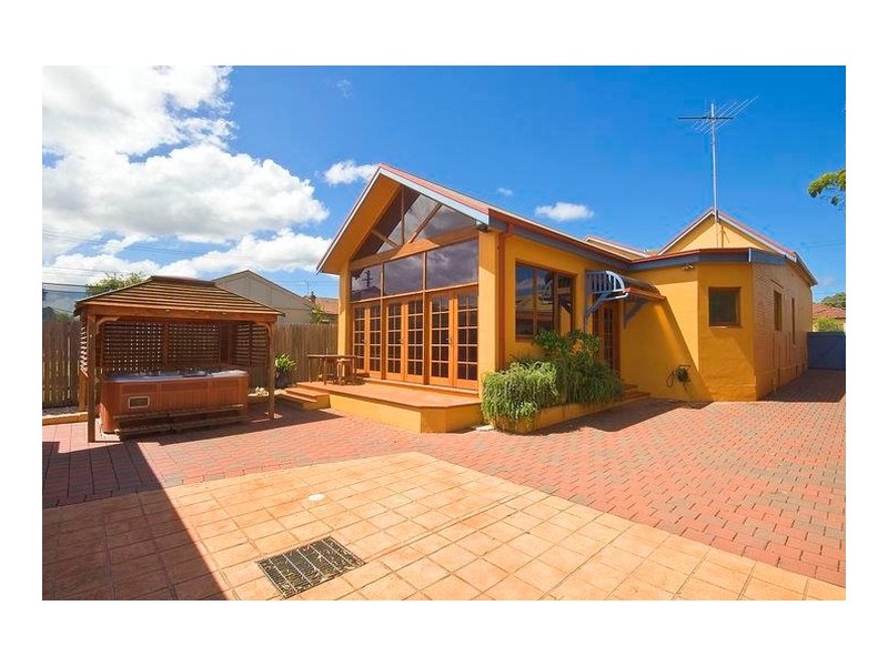 111 Hillcrest Avenue, Hurstville Grove NSW 2220