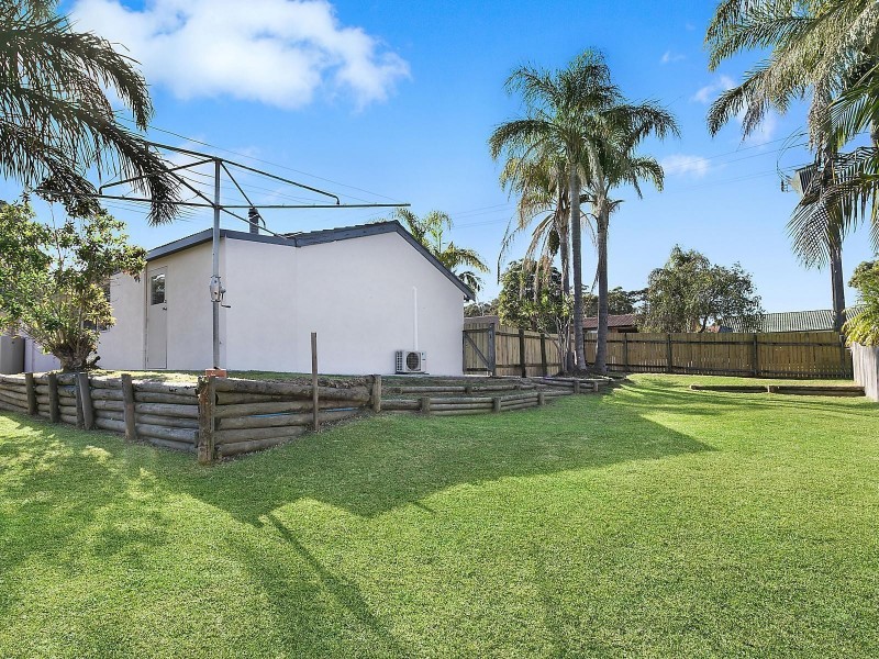 1 Peta Close, Bateau Bay NSW 2261