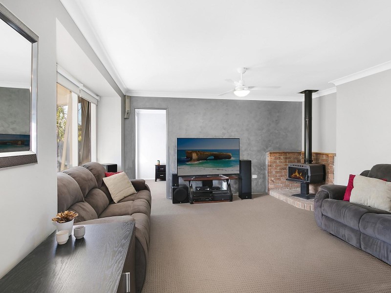 1 Peta Close, Bateau Bay NSW 2261