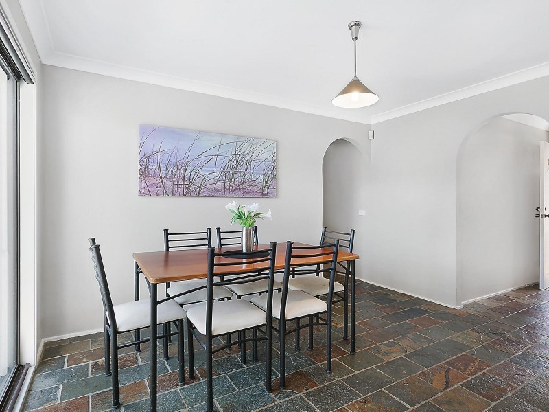 1 Peta Close, Bateau Bay NSW 2261