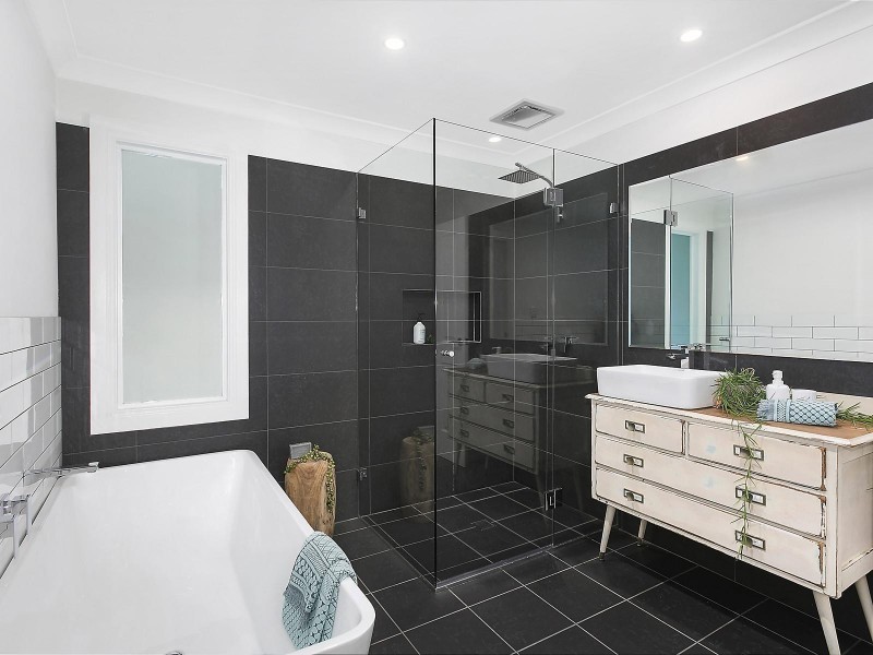 16 Carlyon Street, Killarney Vale NSW 2261