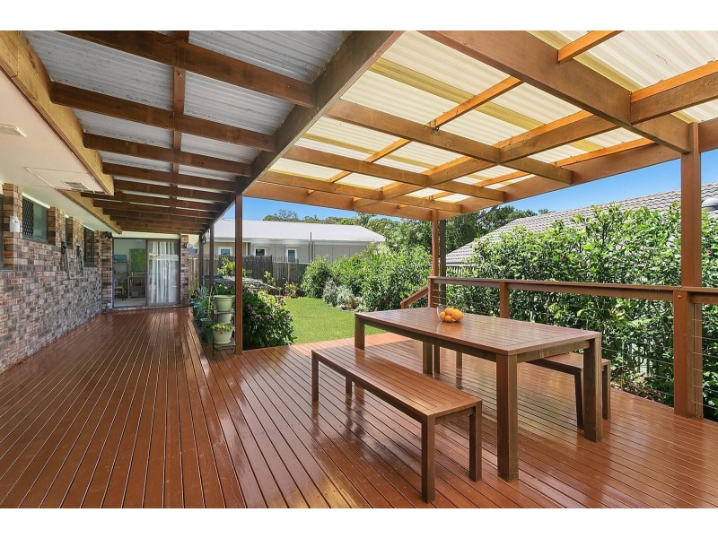 8 Zora Place, Bateau Bay NSW 2261