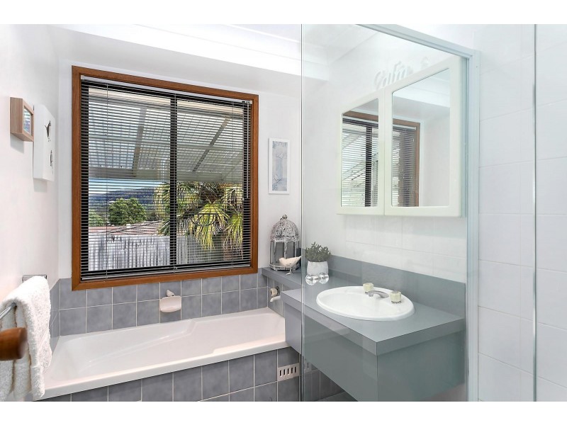 133 Cresthaven Avenue, Bateau Bay NSW 2261