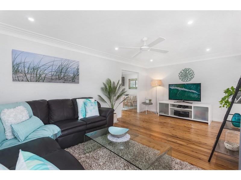 39 Laguna Parade, Berkeley Vale NSW 2261