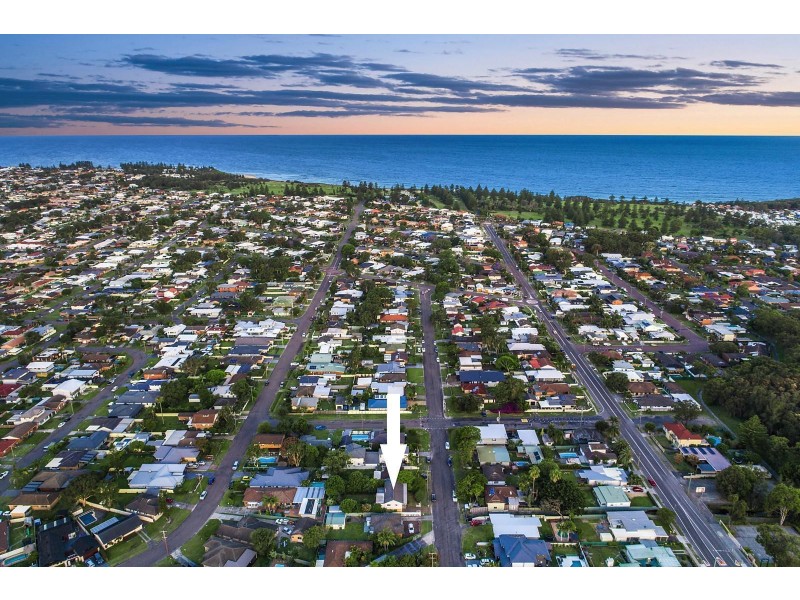 16 Bloomfield Street, Long Jetty NSW 2261